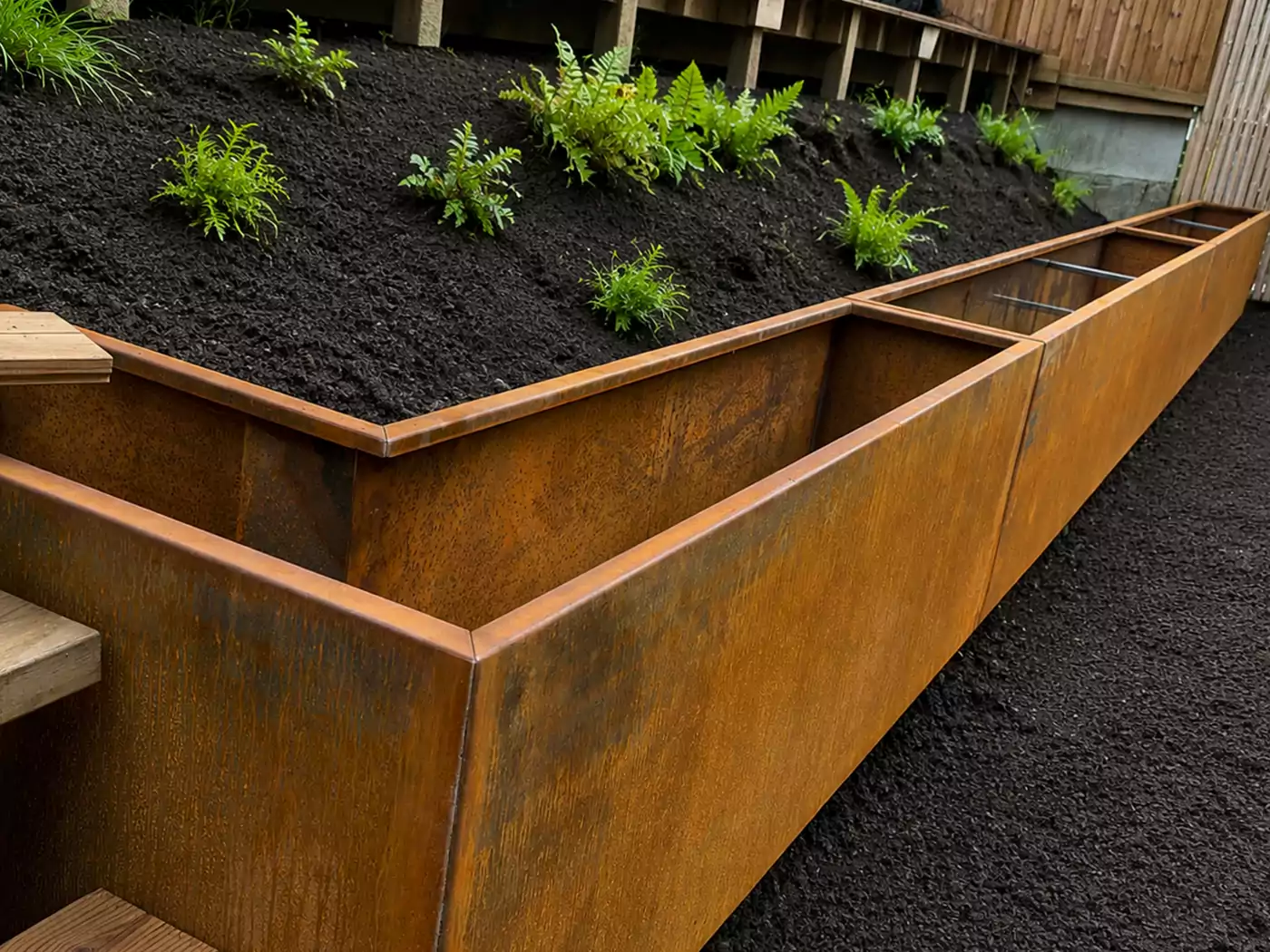 Donica tarasowa Corten — realizacja TOKAR Tarnowskie Góry